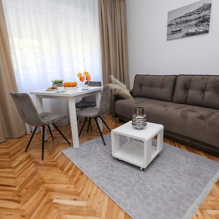 Apartmani Guto Podstrana Exterior photo