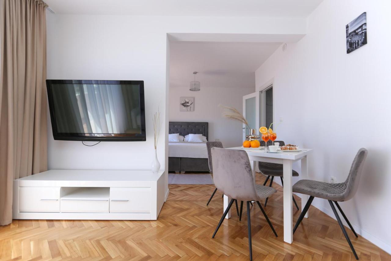 Apartmani Guto Podstrana Exterior photo