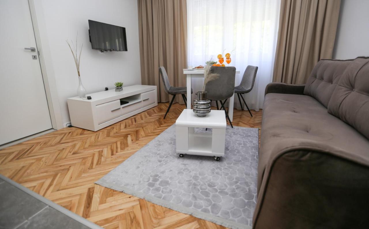 Apartmani Guto Podstrana Exterior photo