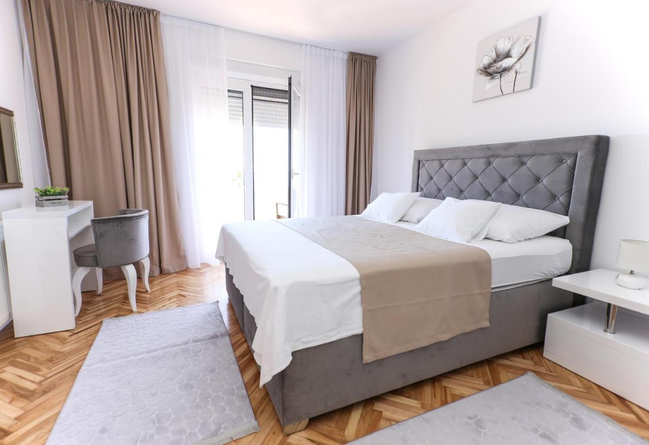 Apartmani Guto Podstrana Exterior photo