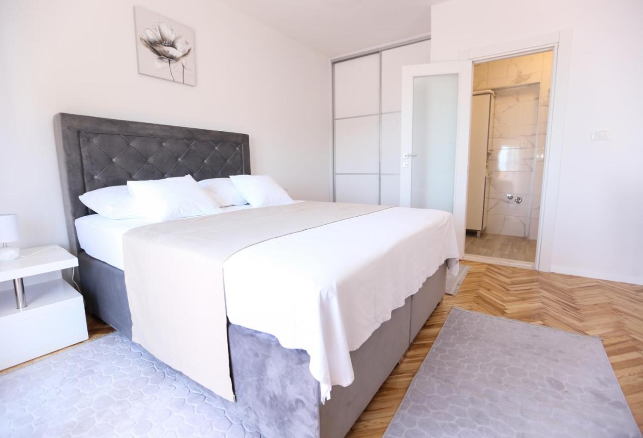 Apartmani Guto Podstrana Exterior photo