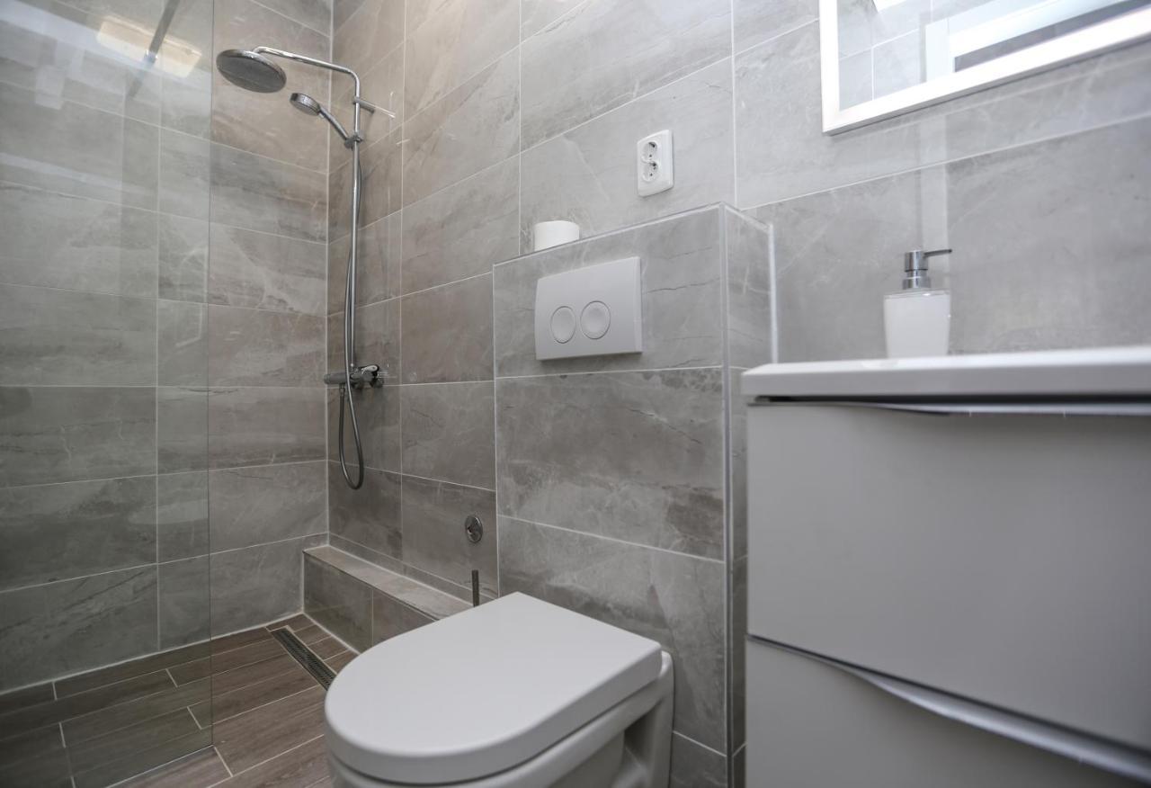 Apartmani Guto Podstrana Exterior photo